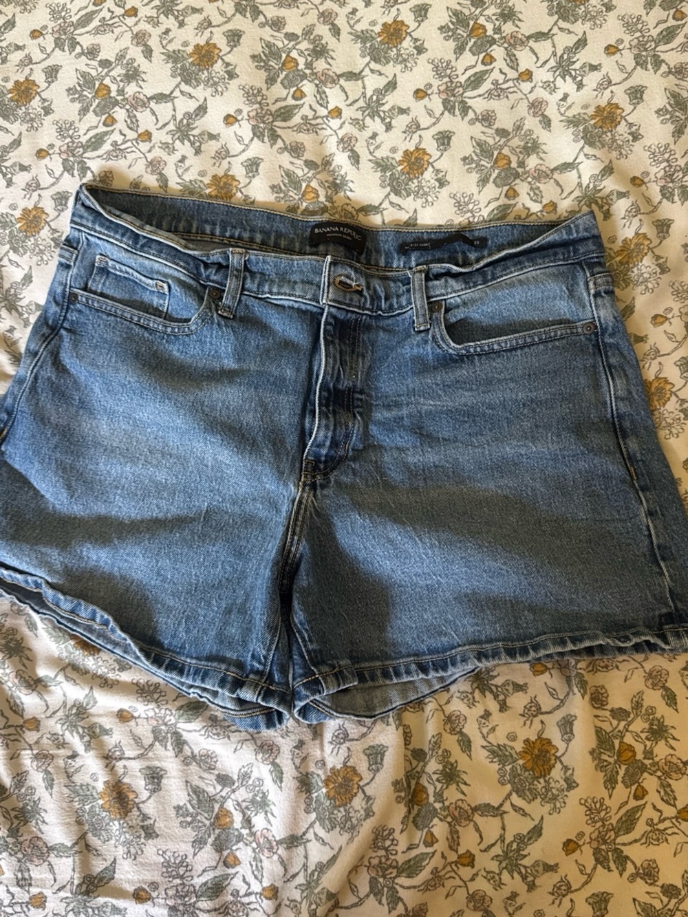 Banana Republic Medium Blue Denim Mid-Rise Shorts